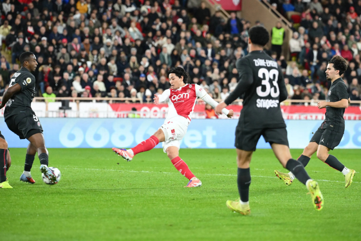 Гол Минамино