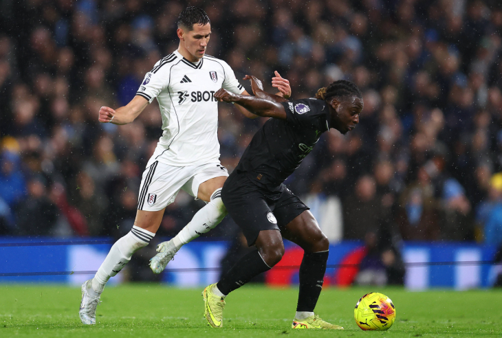 Жереми Доку с мячом