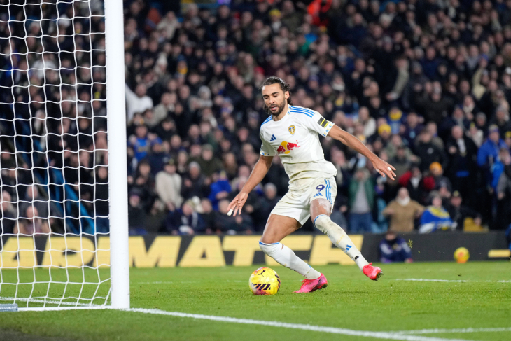 Калверт-Льюин забивает третий гол