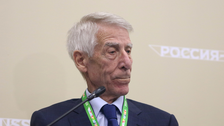 Валерий Непомнящий