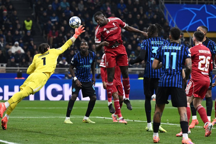 Конате забивает гол