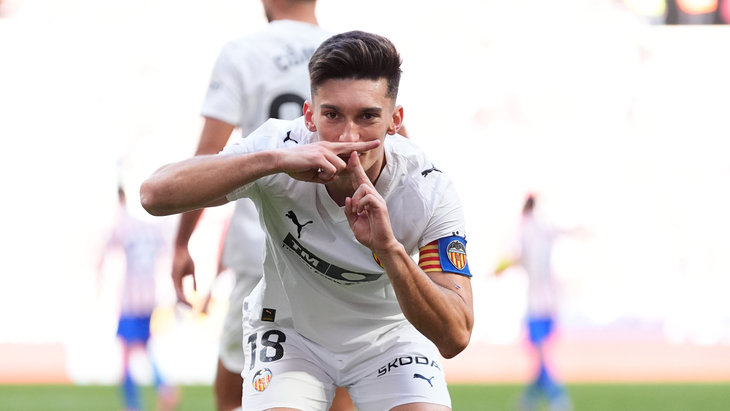 Пепелу — игрок «Валенсии»