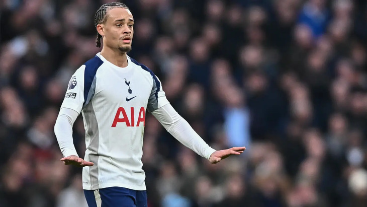 Хави Симонс