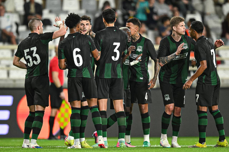 Игроки «Краснодара» празднуют гол