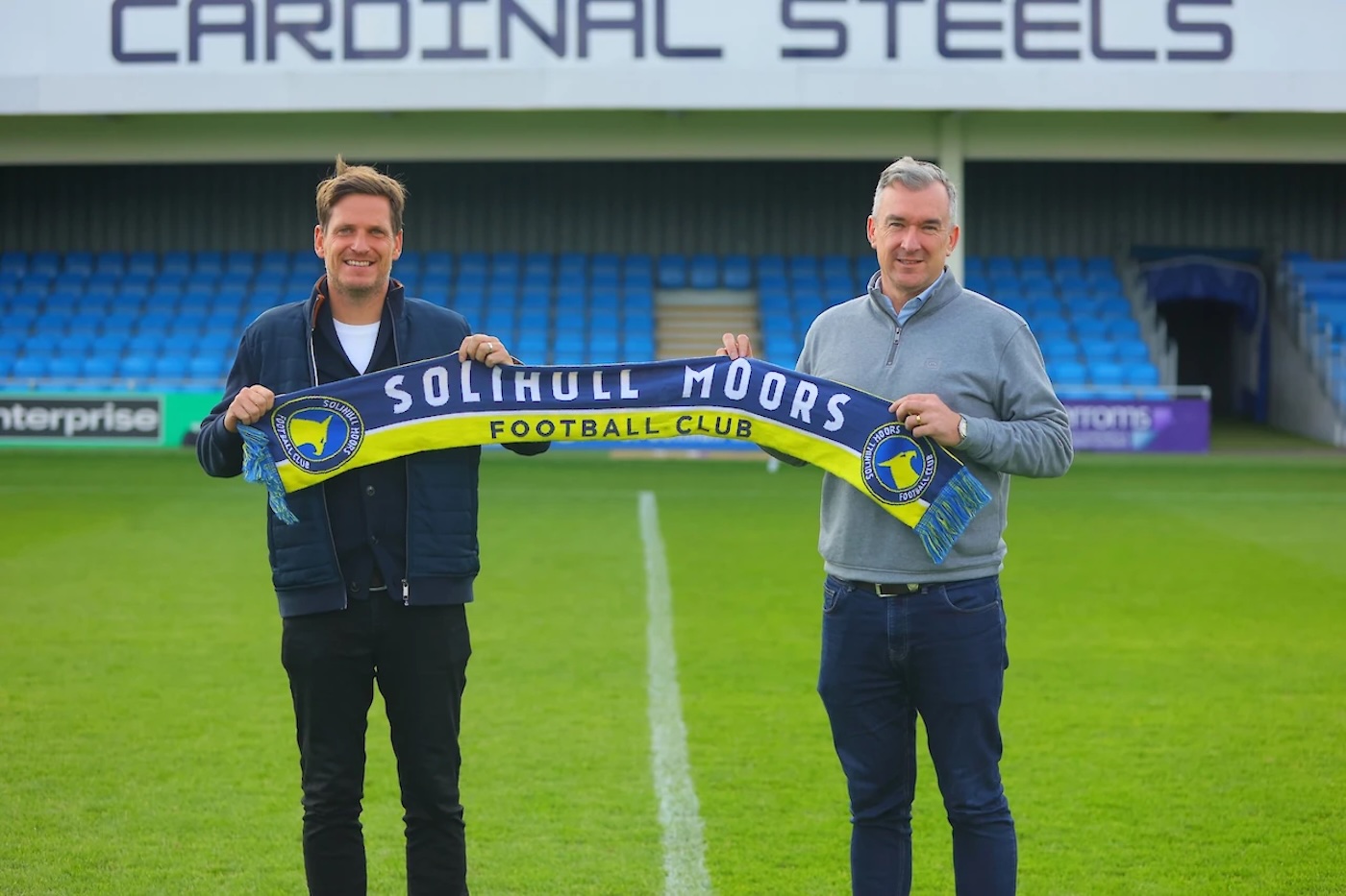 Крис Миллингтон (справа)