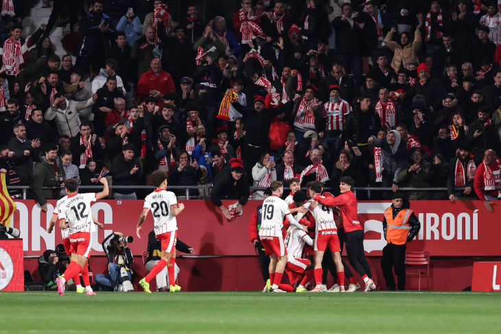 Игроки «Жироны» празднуют гол