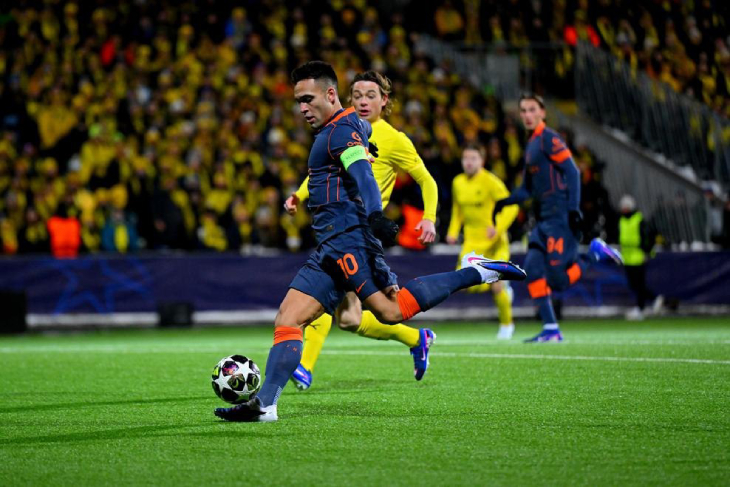 Удар Лаутаро Мартинеса