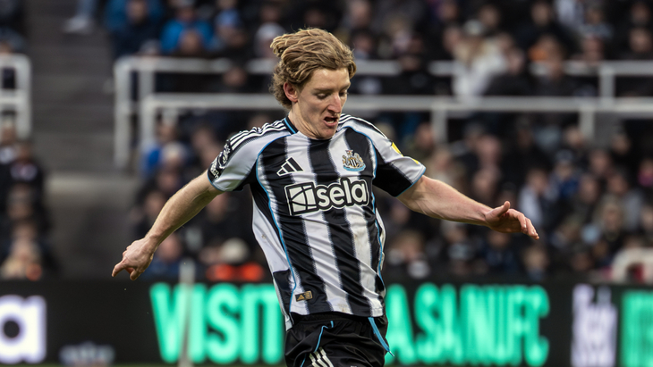 Энтони Гордон — игрок «Ньюкасла»