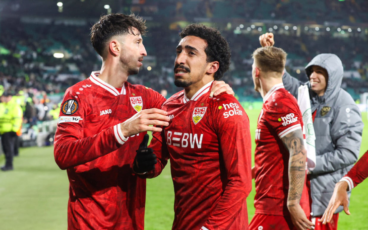 Тиагу Томаш празднует гол