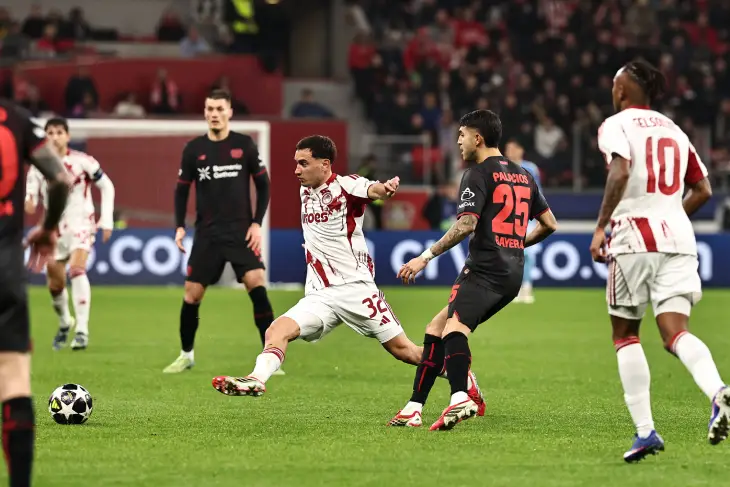 «Байер» — «Олимпиакос»