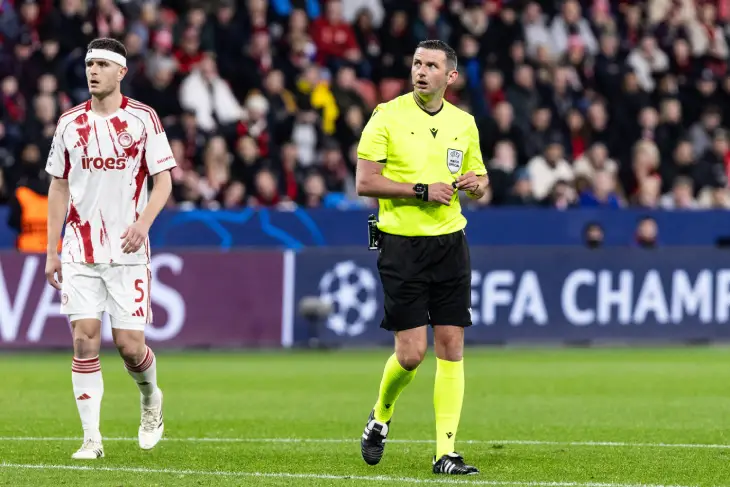 «Байер» — «Олимпиакос»