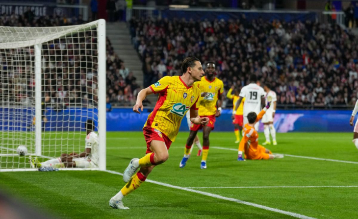 Флориан Товен после забитого гола