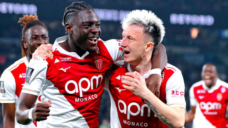 Балоган и Головин празднуют гол