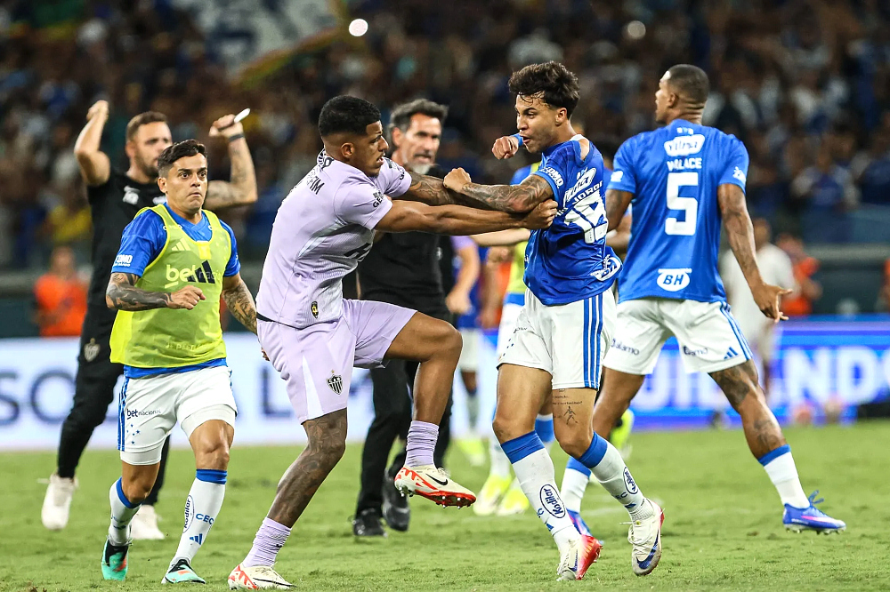 Драка в матче «Крузейро» — «Атлетико Минейро»