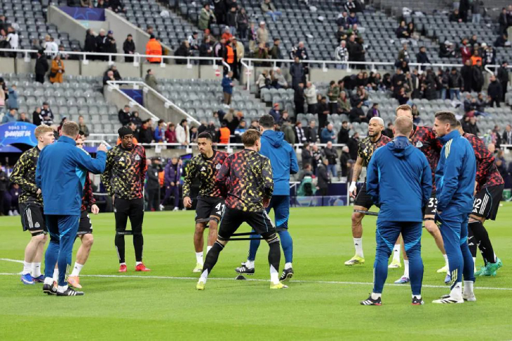 Игроки «Ньюкасла» на разминке