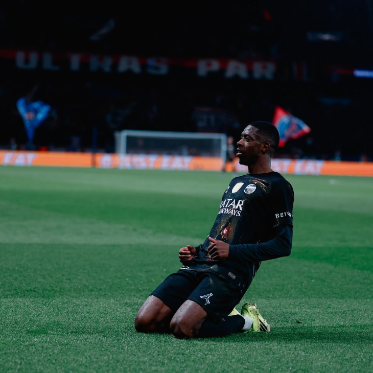 Усман Дембеле празднует гол