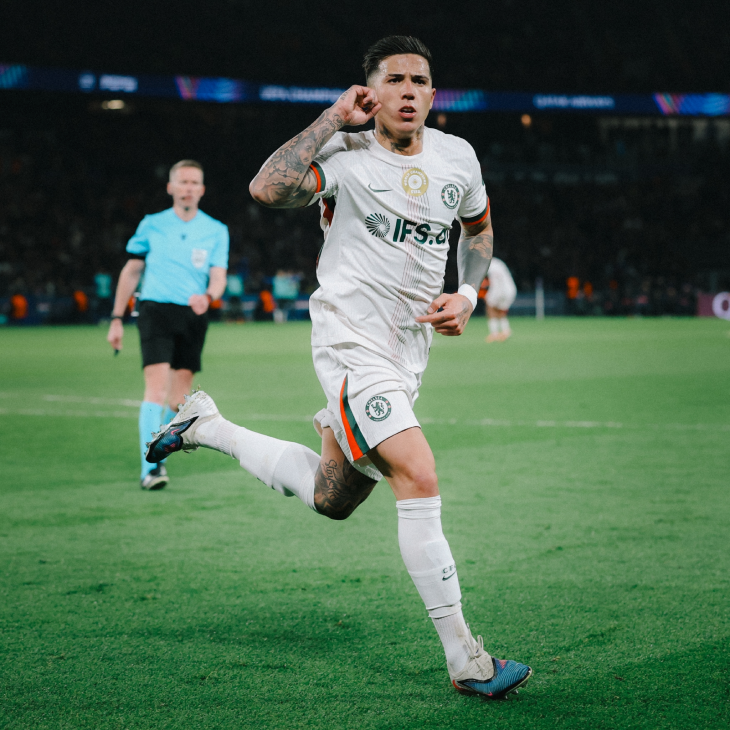 Энцо Фернандес празднует гол