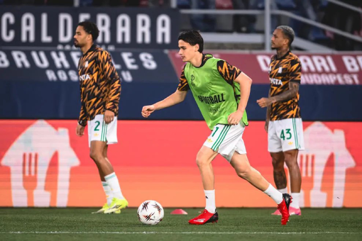 Игроки «Ромы» на разминке