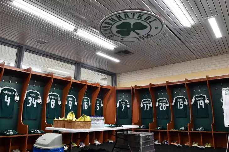 Раздевалка хозяев