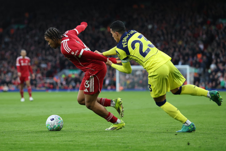 Нгумоа с мячом