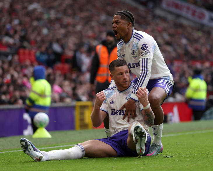 Росс Баркли празднует гол