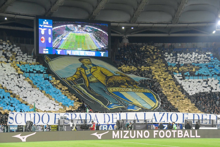 Перфоманс фанатской трибуны «Лацио»