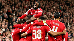 Игроки «Ливерпуля» празднуют гол