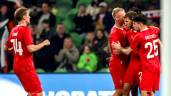 Игроки сборной России празднуют гол