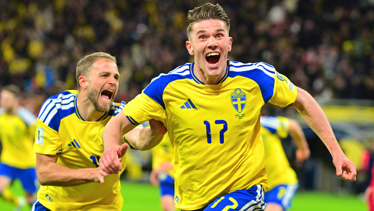 Виктор Дьёкереш празднует гол