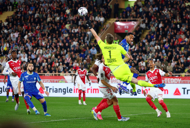 Лукаш Градецкий играет на выходе