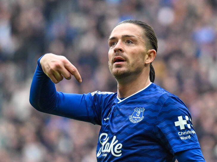 Грилиш спрашивает, где ярче в этом сезоне в «Эвертоне» или в пабе?