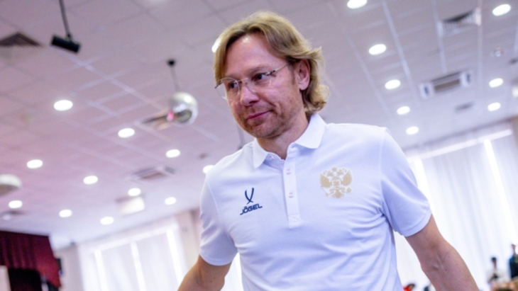 Валерий Карпин