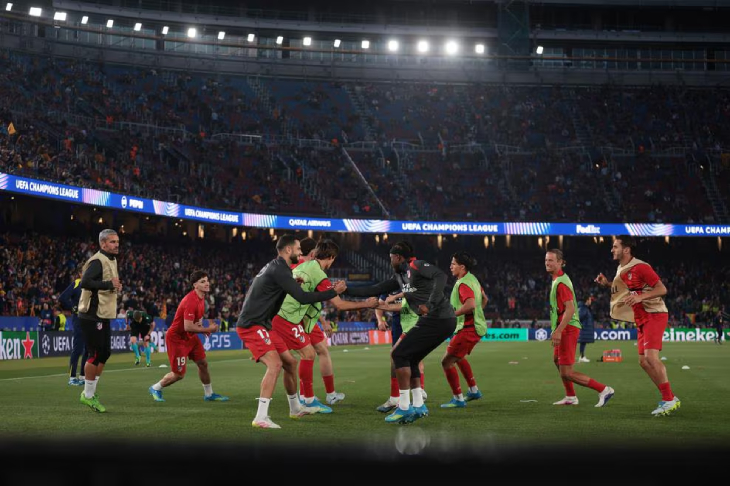 Игроки «Атлетико» на разминке