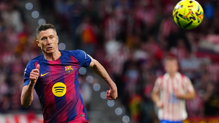 Роберт Левандовский — нападающий «Барселоны»