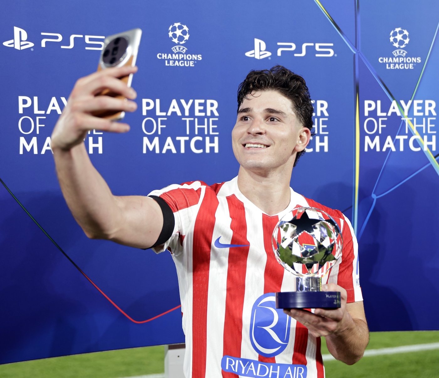 Хулиан Альварес