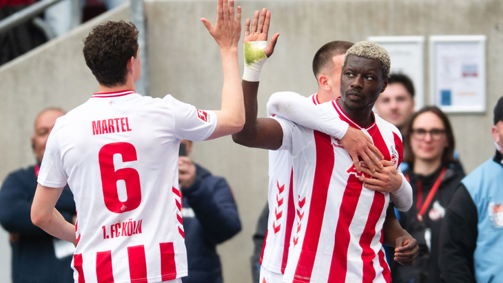 Рагнар Ахе (справа)