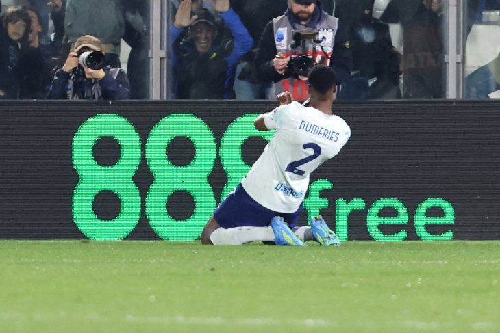 Дензел Думфрис