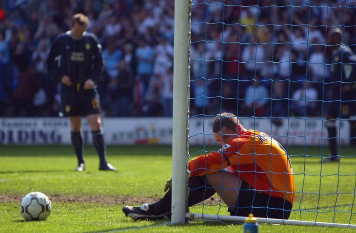 Голкипер Пол Робинсон подавлен после поражения, которое отправило «Лидс» в Чемпионшип