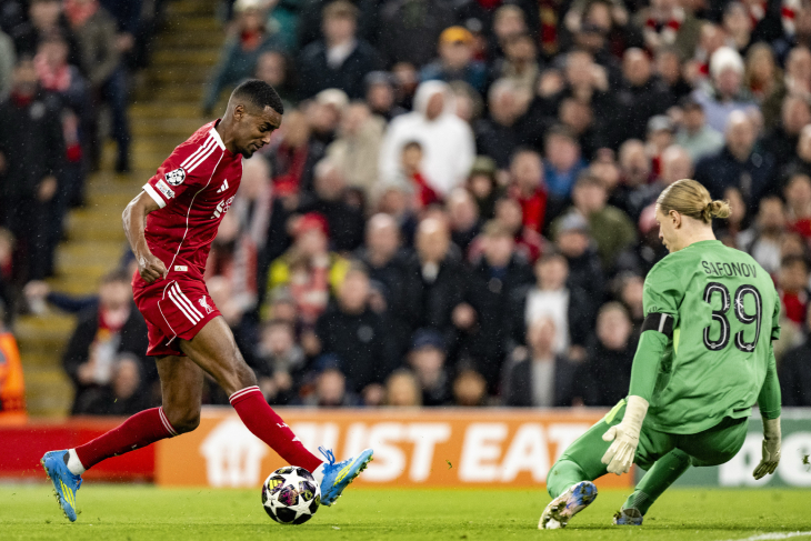 Сейв Сафонова