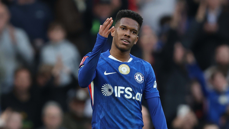 Эстеван — полузащитник «Челси»