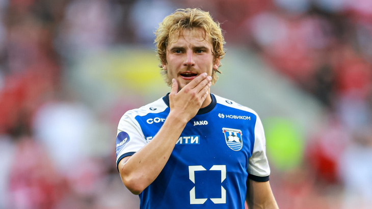 Максим Петров