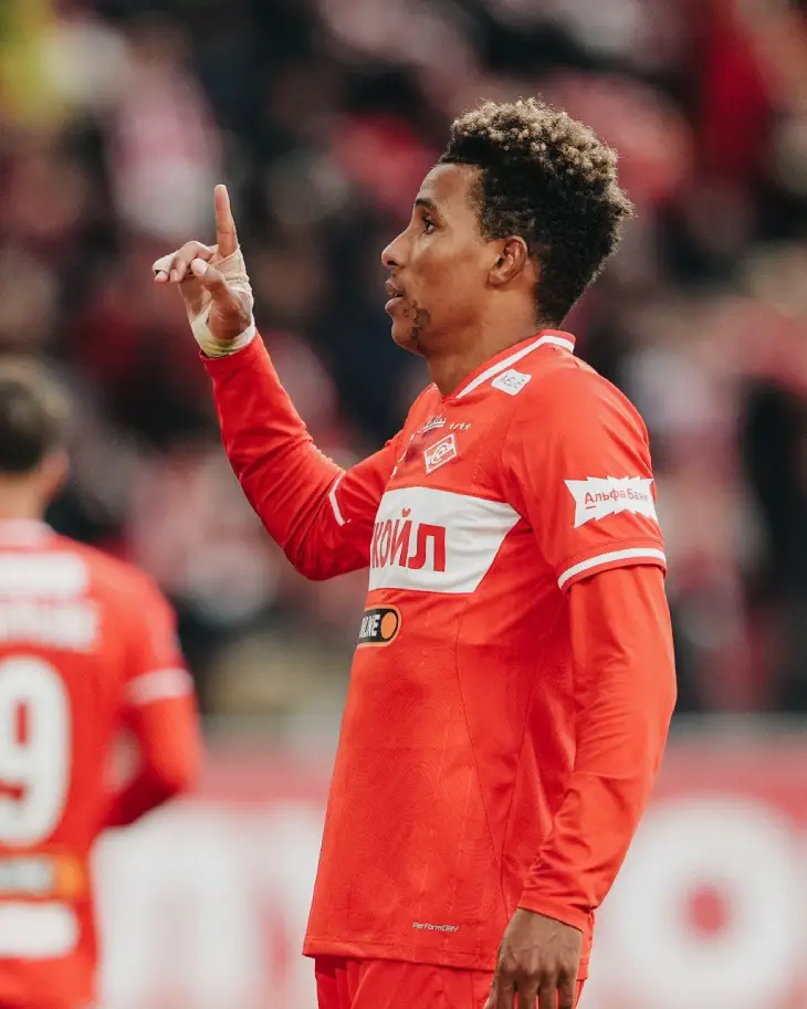 Жедсон Фернандеш празднует гол