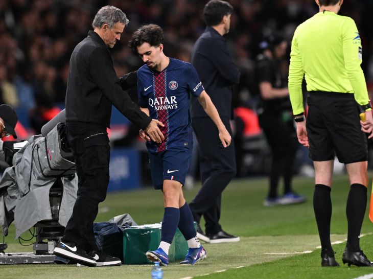 Витинья уходит с поля