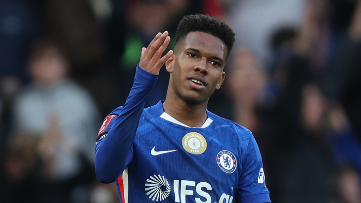 Эстеван — нападающий «Челси»