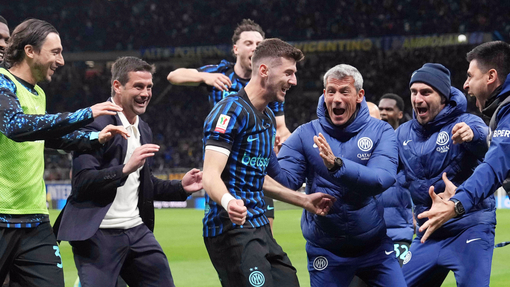 Игроки «Интера» празднуют гол 