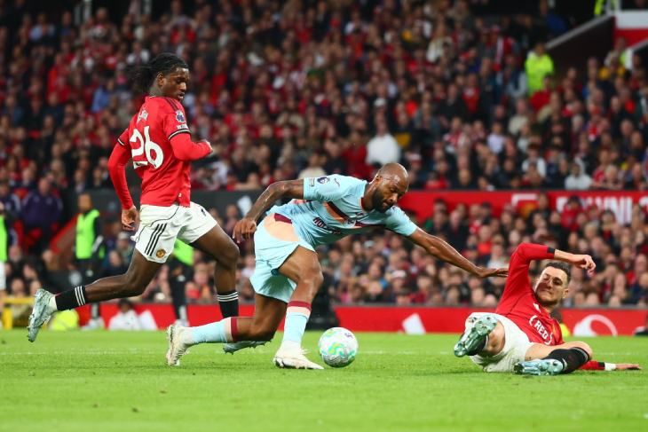 Игор Тьяго с мячом