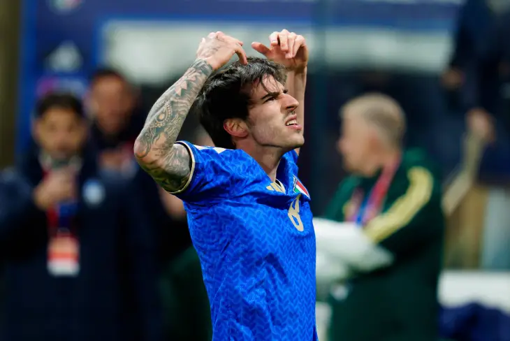 Сандро Тонали