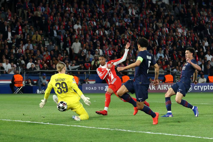 Сейв Сафонова