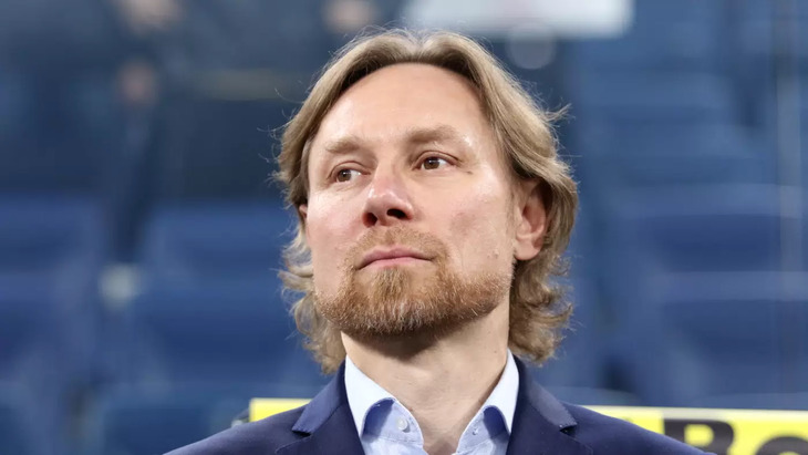 Валерий Карпин