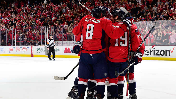 Александр Овечкин с партнерами по команде